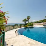 Mazet, 2 Pers, Vue Mer, Piscine * Roquebrune-sur Argens